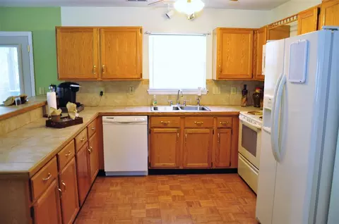 207 Long Crescent Dr, Durham, NC 27712 photo 11