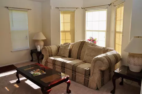207 Long Crescent Dr, Durham, NC 27712 photo 5