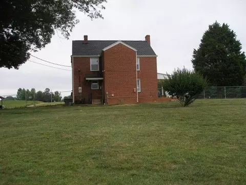 493 Sunset Dr, Milton, NC 27305 photo 6