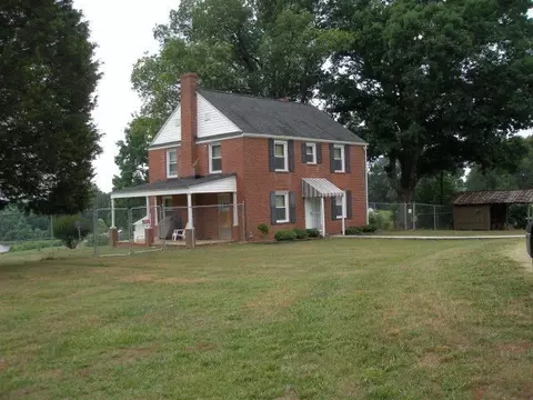 493 Sunset Dr, Milton, NC 27305 photo 2