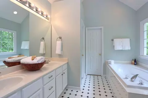 9 Queensland Ct, Durham, NC 27712 photo 14