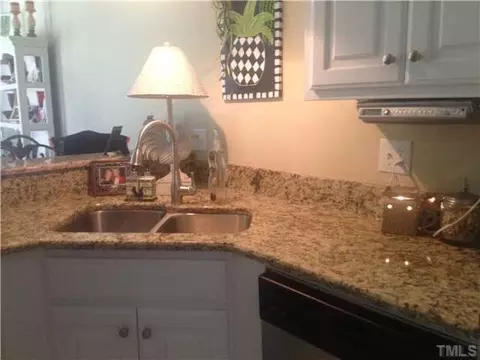 8 Edgewater Dr, Smithfield, NC 27577 photo 5