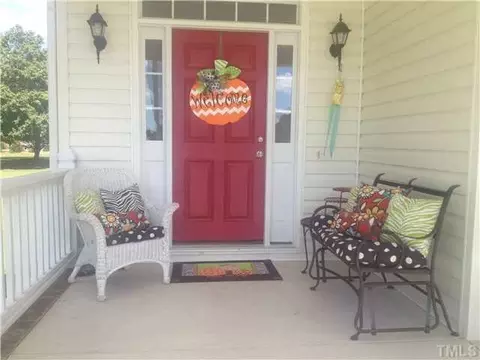 8 Edgewater Dr, Smithfield, NC 27577 photo 2