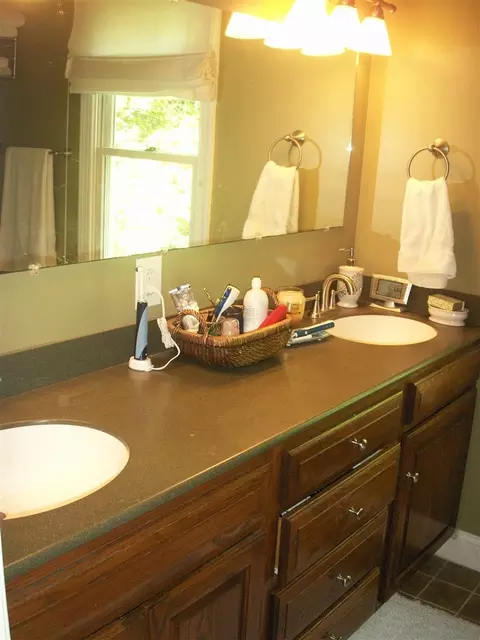 16 Madrid Ln, Durham, NC 27704 photo 12