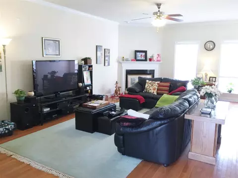 218 Mabley Pl, Cary, NC 27519 photo 2