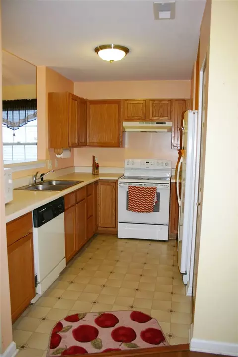 418 Gladstone Dr, Durham, NC 27703 photo 10