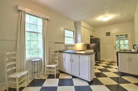 103 E Woodridge Dr, Durham, NC 27707 photo 9