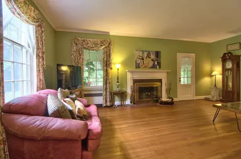 103 E Woodridge Dr, Durham, NC 27707 photo 3