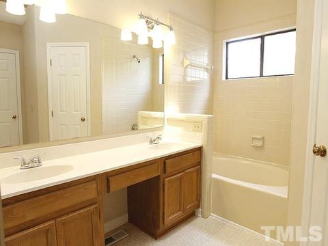 102 Tiercel Ct, Cary, NC 27518 photo 7