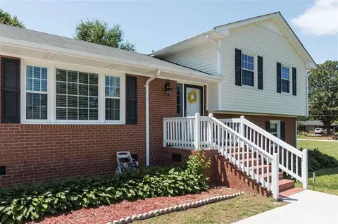 100 Bournemouth Ln, Garner, NC 27529 photo 2
