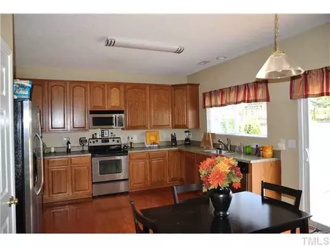 812 Stackhurst Way, Wake Forest, NC 27587 photo 2