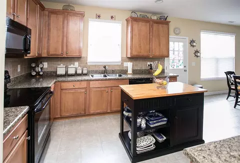 1909 Pear Tree Ln, Durham, NC 27703 photo 9