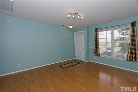 6 Dawson Ct, Durham, NC 27703 photo 2