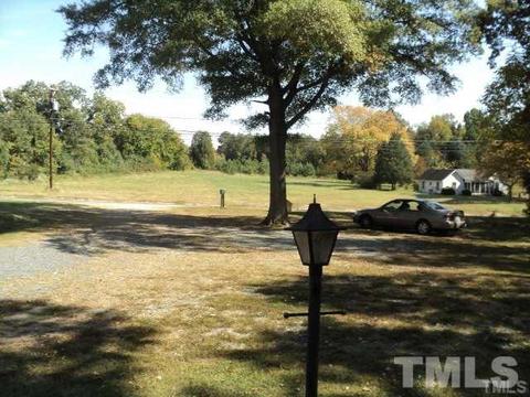 1422 Ellis Rd, Durham, NC 27703 photo 3
