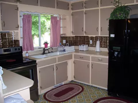 402 N Sumner St, Selma, NC 27576 photo 10