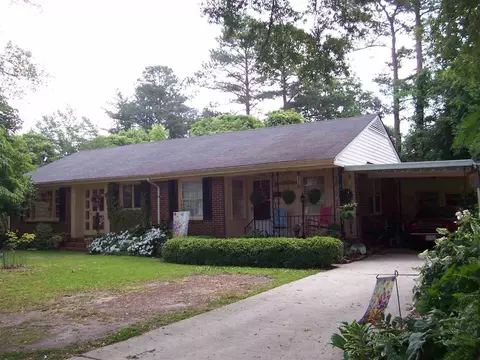 402 N Sumner St, Selma, NC 27576 photo 1