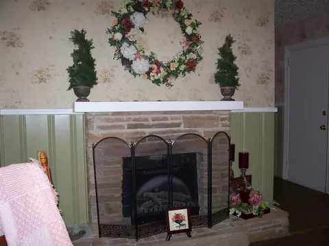 402 N Sumner St, Selma, NC 27576 photo 8