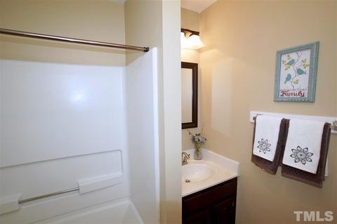 207 Maumee Ct, Cary, NC 27513 photo 13