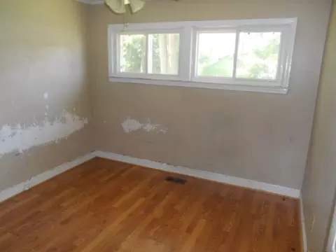 502 4th St, Bladenboro, NC 28320 photo 7