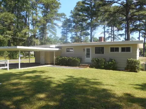 502 4th St, Bladenboro, NC 28320 photo 2