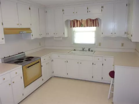 304 E First St, Kenly, NC 27542 photo 2
