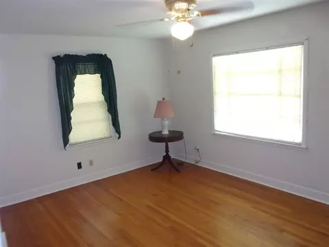 304 E First St, Kenly, NC 27542 photo 5