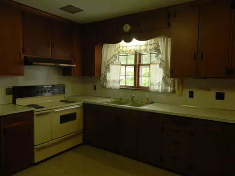 5653 Stott St, Bailey, NC 27807 photo 3