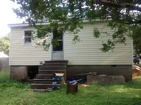 912 Pleasant Dr, Durham, NC 27703 photo 2