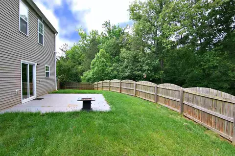 8 Cornstalk Ct, Durham, NC 27703 photo 4