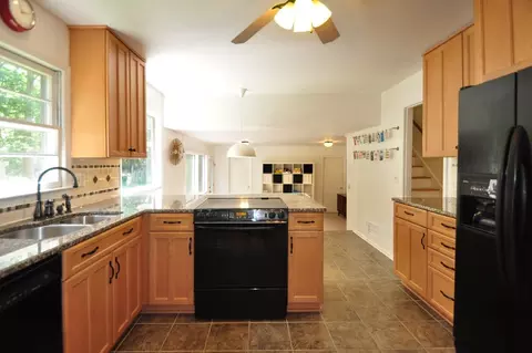 131 Radcliff Cir, Durham, NC 27713 photo 4