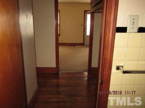 207 E Oak St E, Selma, NC 27576 photo 14