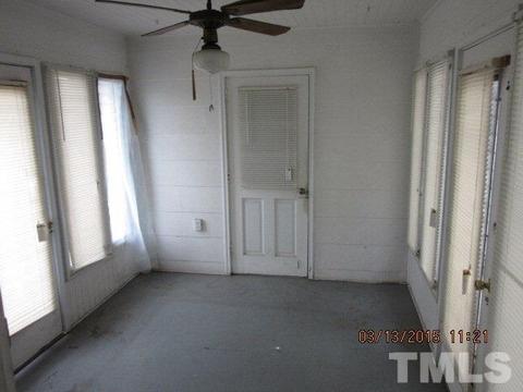 207 E Oak St E, Selma, NC 27576 photo 16