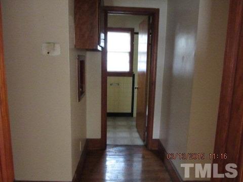 207 E Oak St E, Selma, NC 27576 photo 11