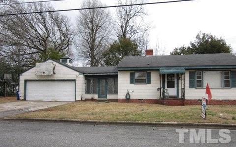 207 E Oak St E, Selma, NC 27576 photo 1