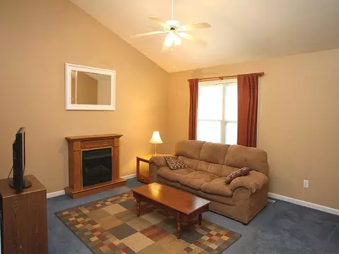 729 Jonquil St, Durham, NC 27712 photo 3