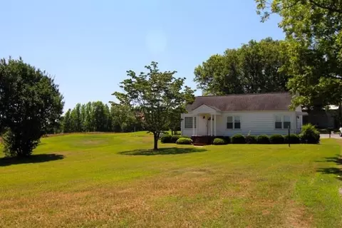 7005 Benson Hardee Rd, Benson, NC 27504 photo 2