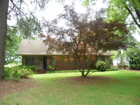 901 S Second St, Smithfield, NC 27577 photo 1