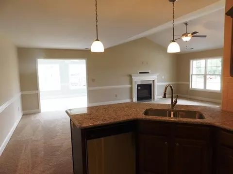 79 Glenfield Dr, Dunn, NC 28334 photo 5
