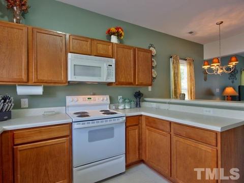 4546 Centrebrook Cir, Raleigh, NC 27616 photo 9