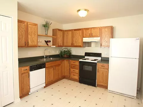6 Sameer Ct, Durham, NC 27703 photo 2