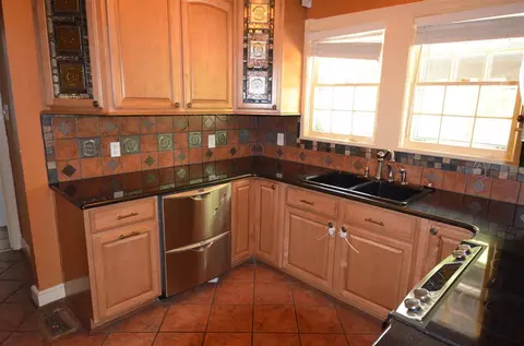 1103 W Knox St, Durham, NC 27701 photo 6