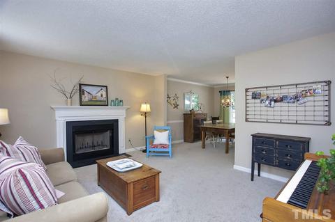 104 Kronos Ln, Cary, NC 27513 photo 2