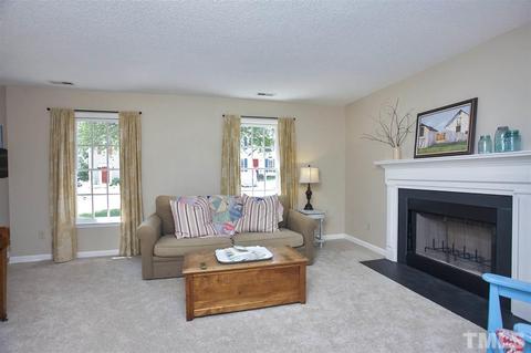 104 Kronos Ln, Cary, NC 27513 photo 4