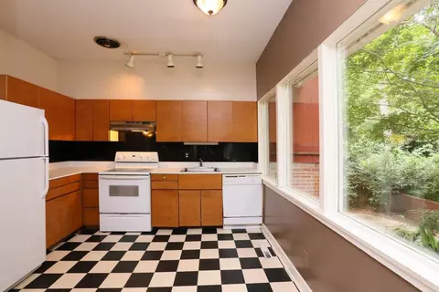101 E Drewry Ln, Raleigh, NC 27609 photo 9