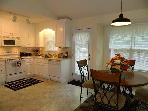 121 Walton Cir, Benson, NC 27504 photo 9