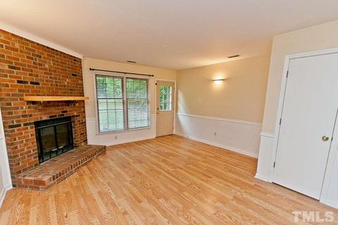 6 Providence Ct, Durham, NC 27705 photo 2