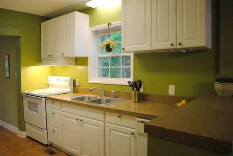 111 Edgewood Dr E, Durham, NC 27704 photo 9