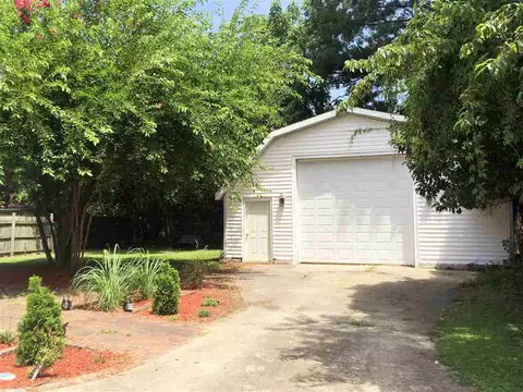 403 E Holmes St, Benson, NC 27504 photo 4