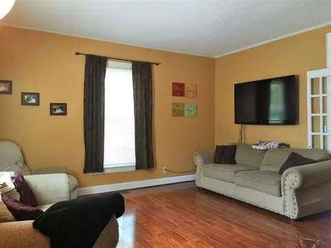 403 E Holmes St, Benson, NC 27504 photo 7