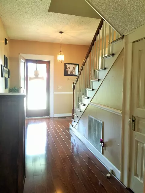 403 E Holmes St, Benson, NC 27504 photo 5